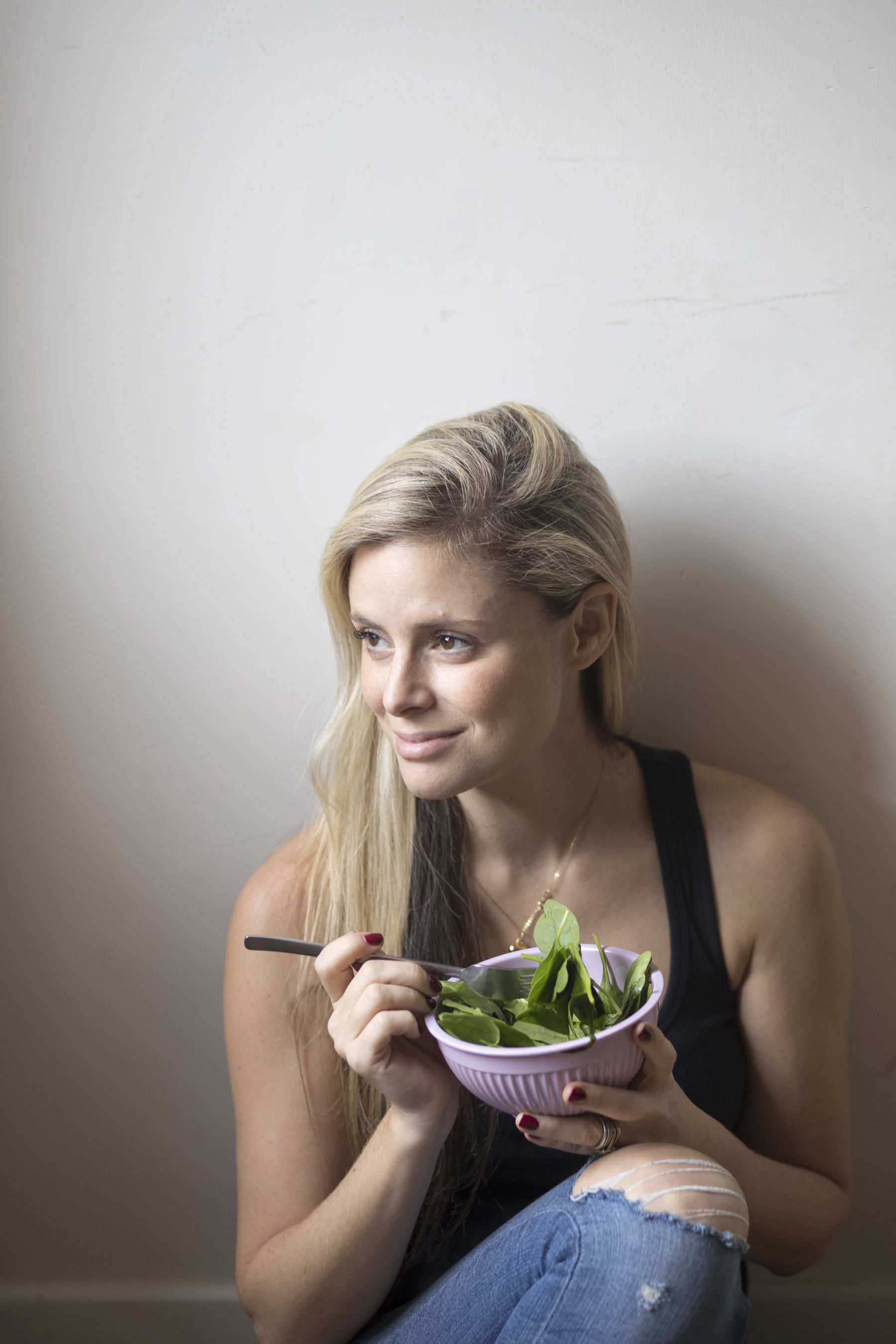 Wellness Guru Ifat Hindes Talks Going Gluten-free and The Benefits of Copper Bottles
