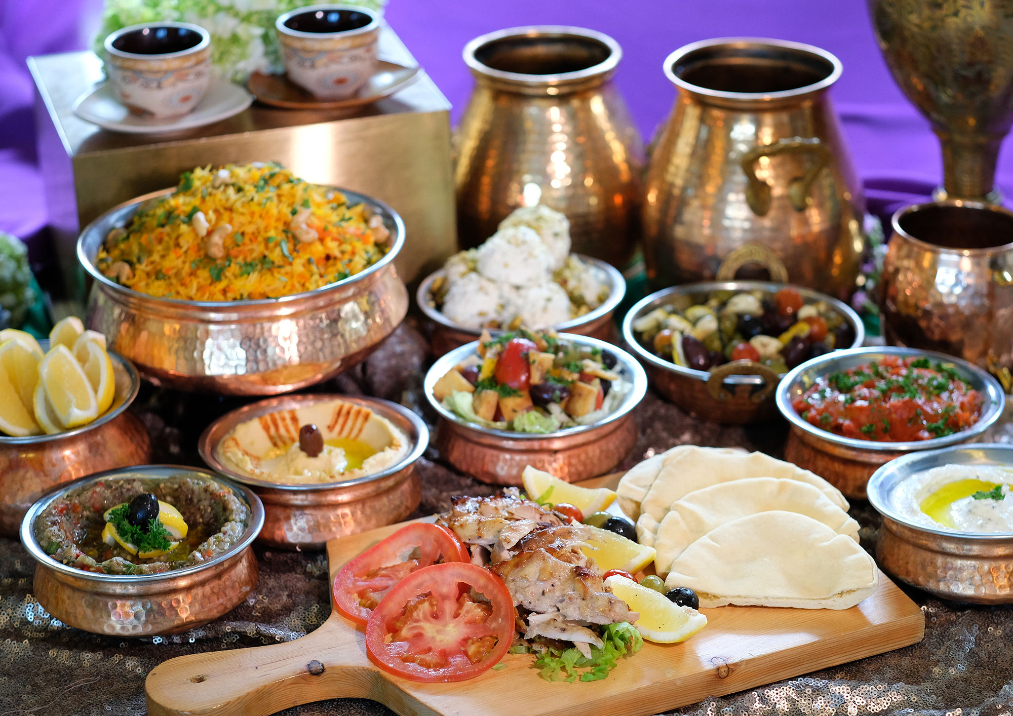 BREAKFASTING AT SHANGRI-LA HOTEL