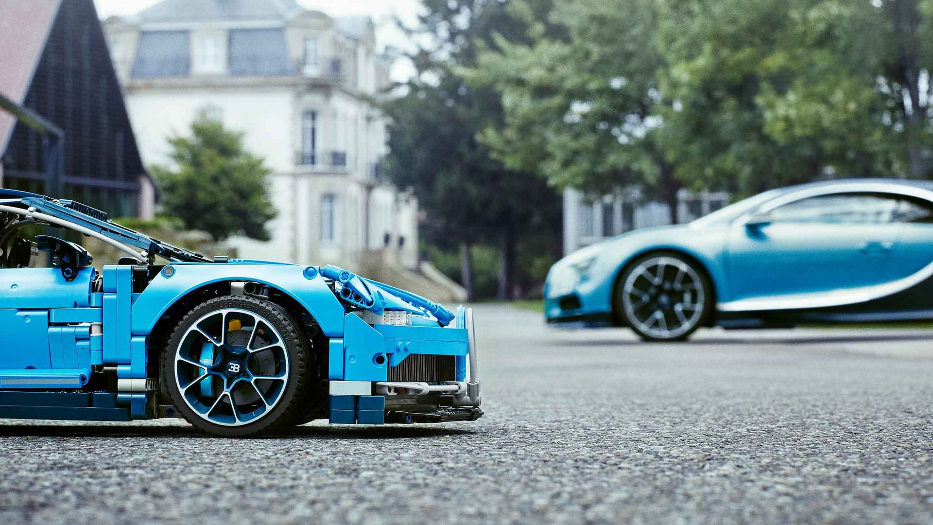Lego Technic Bugatti Chiron — The Facts And Tiny Figures