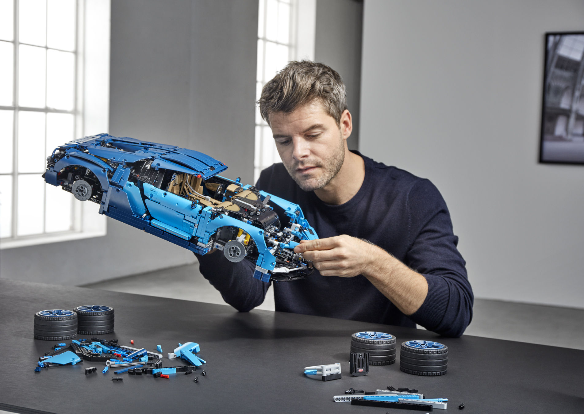 Lego Technic Bugatti Chiron — The facts and tiny figures