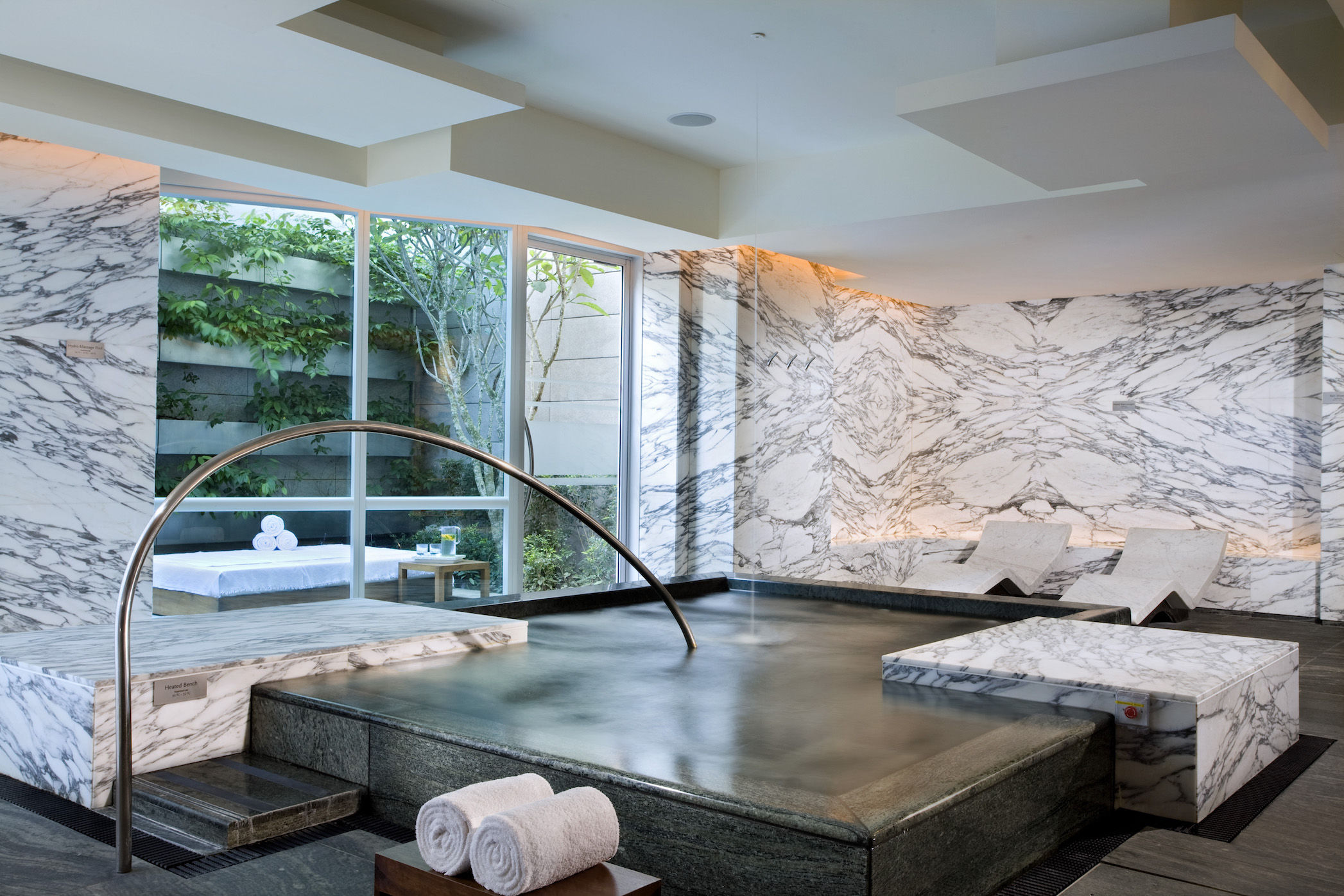 Top 10 Singapore Luxury Spas For Five star Massages And Facials