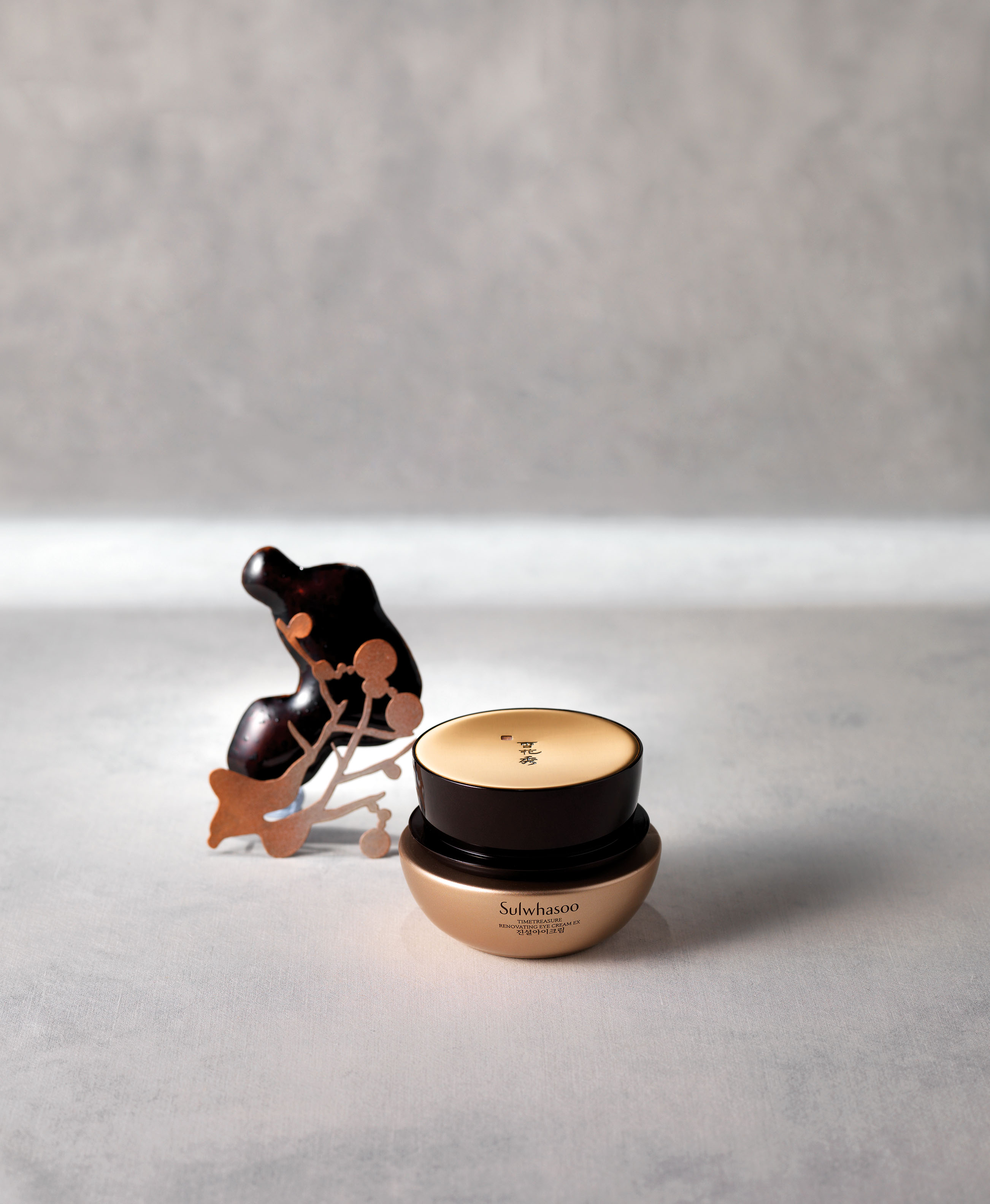 Tech, Time, Herbs And Pine Make The New Sulwhasoo Timetreasure EX Line