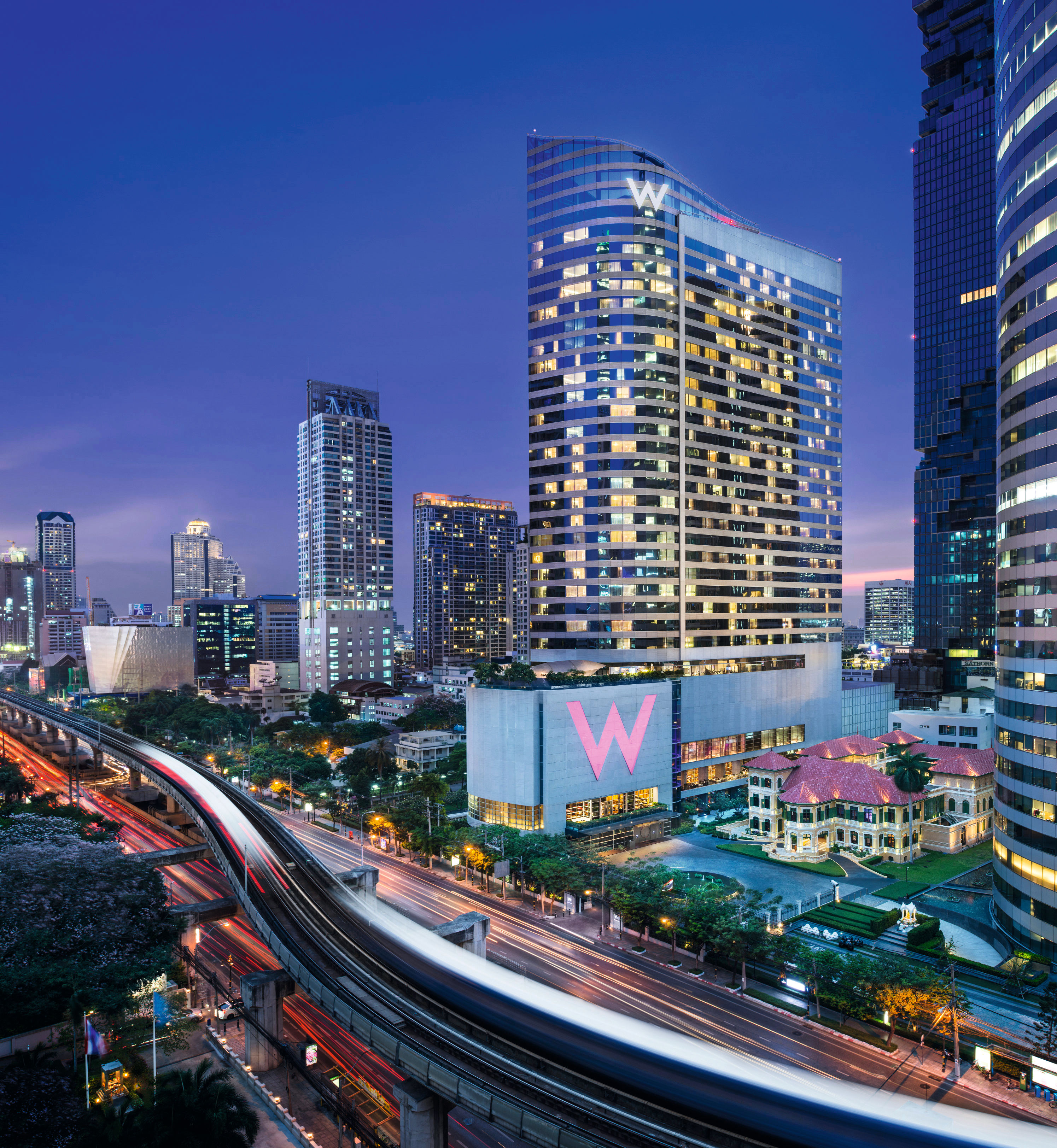 Телефон бангкок. Район силом Бангкоке. Айтая Бангкок. Бангкок центр города. Пиксель Бангкок.
