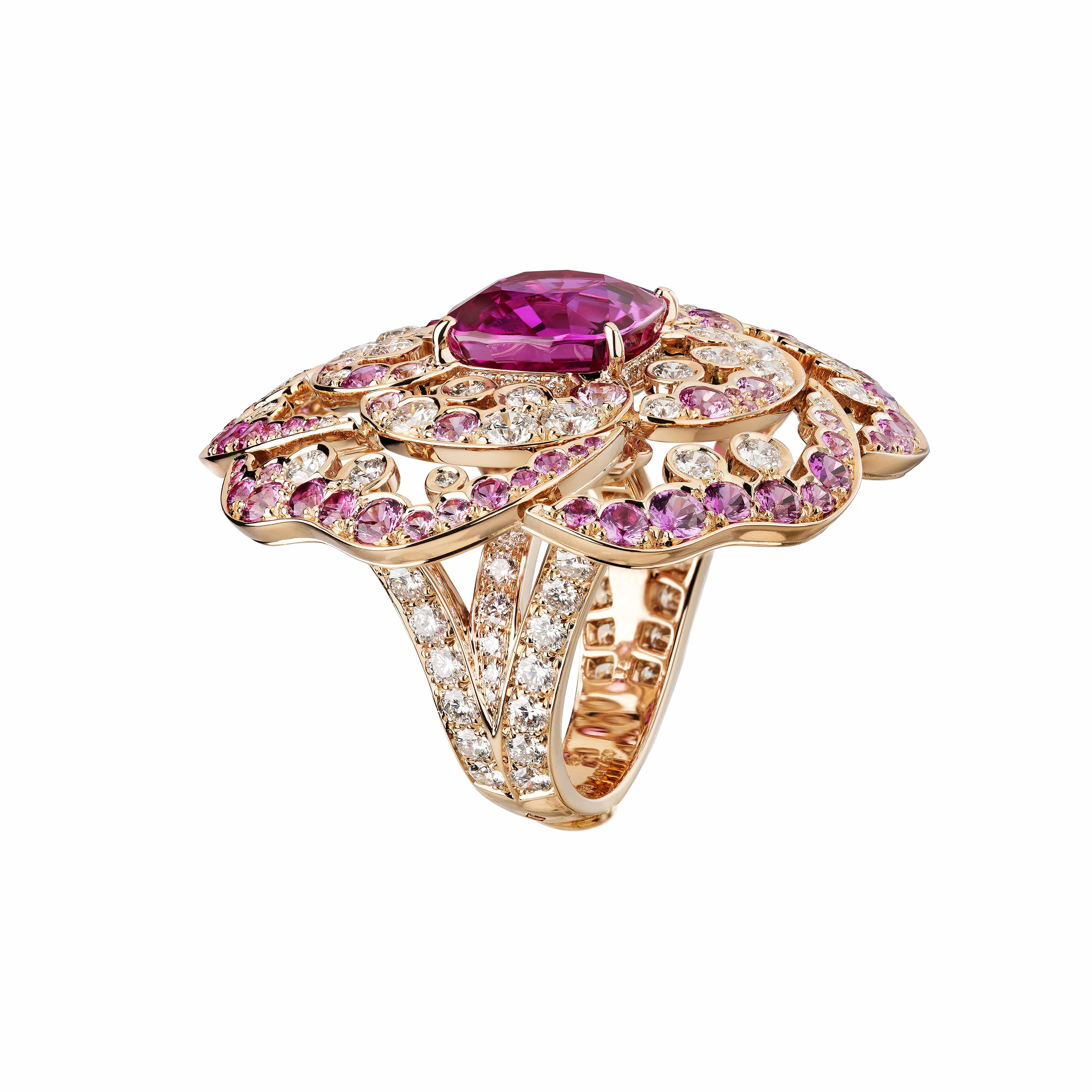 Chanel high jewellery Ruban ring in white gold with diamonds