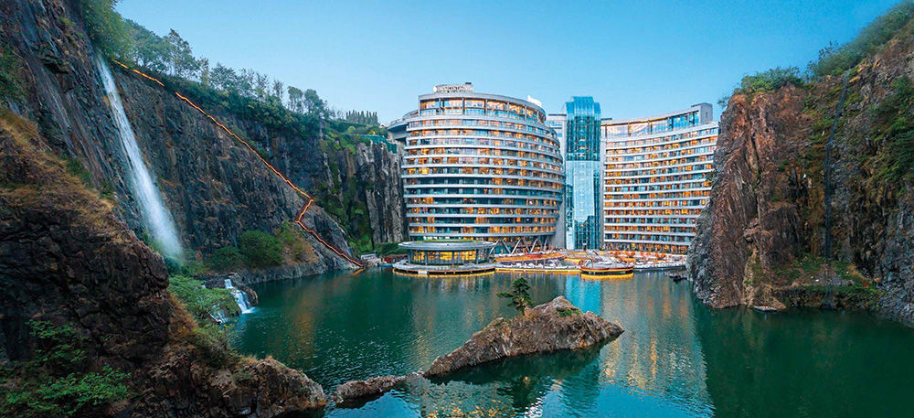 InterContinental Shanghai Wonderland: Journey to the Centre of the Earth