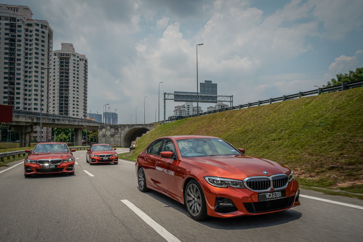 BMW 320 оранжевая