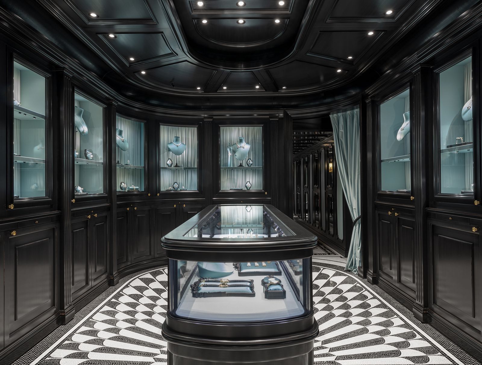 Gucci debuts high jewellery collection at Place Vendome