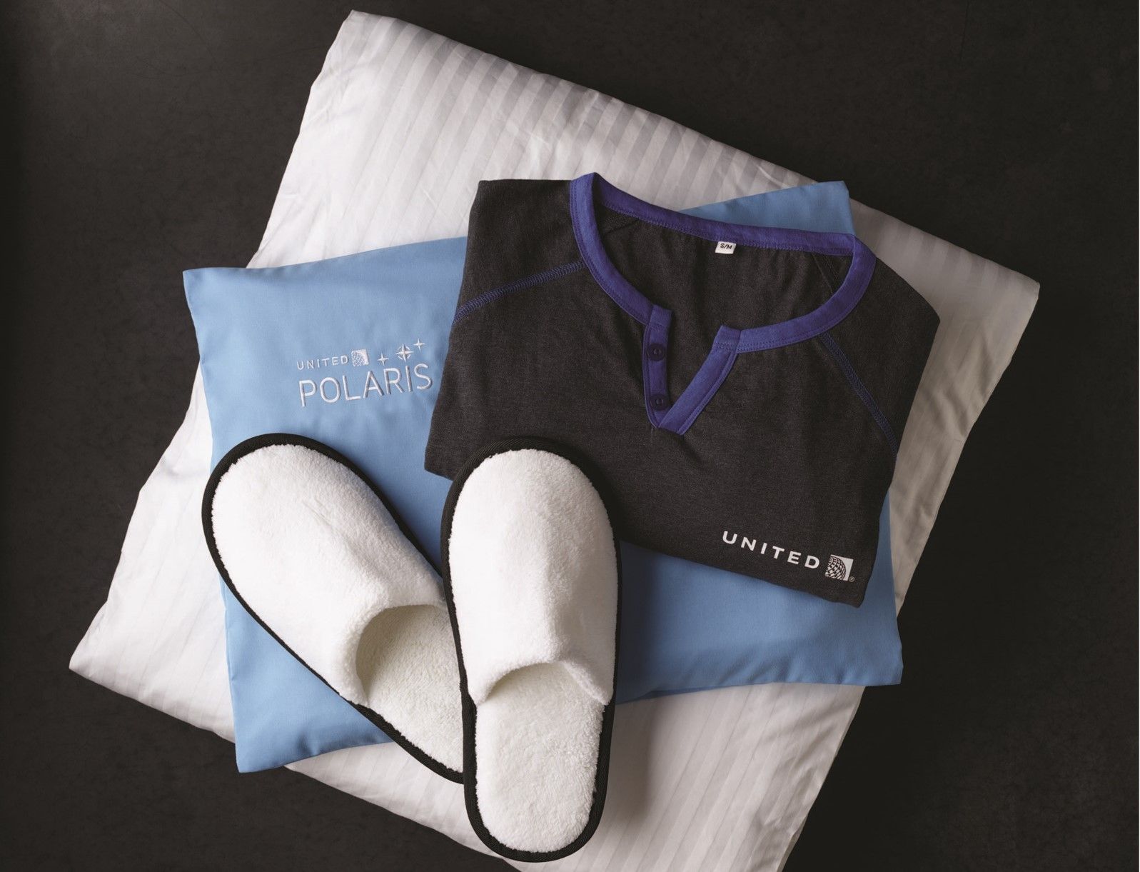 Airline Review United Airlines' Business Class Brings Supreme Comfort