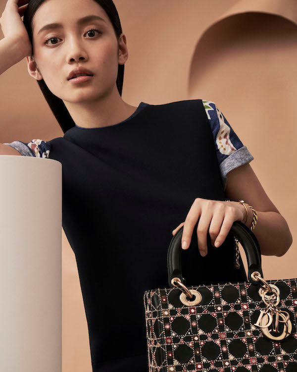 Lady Dior owners, we heard you 🤩 #bagtip #ladydior #fashiontips