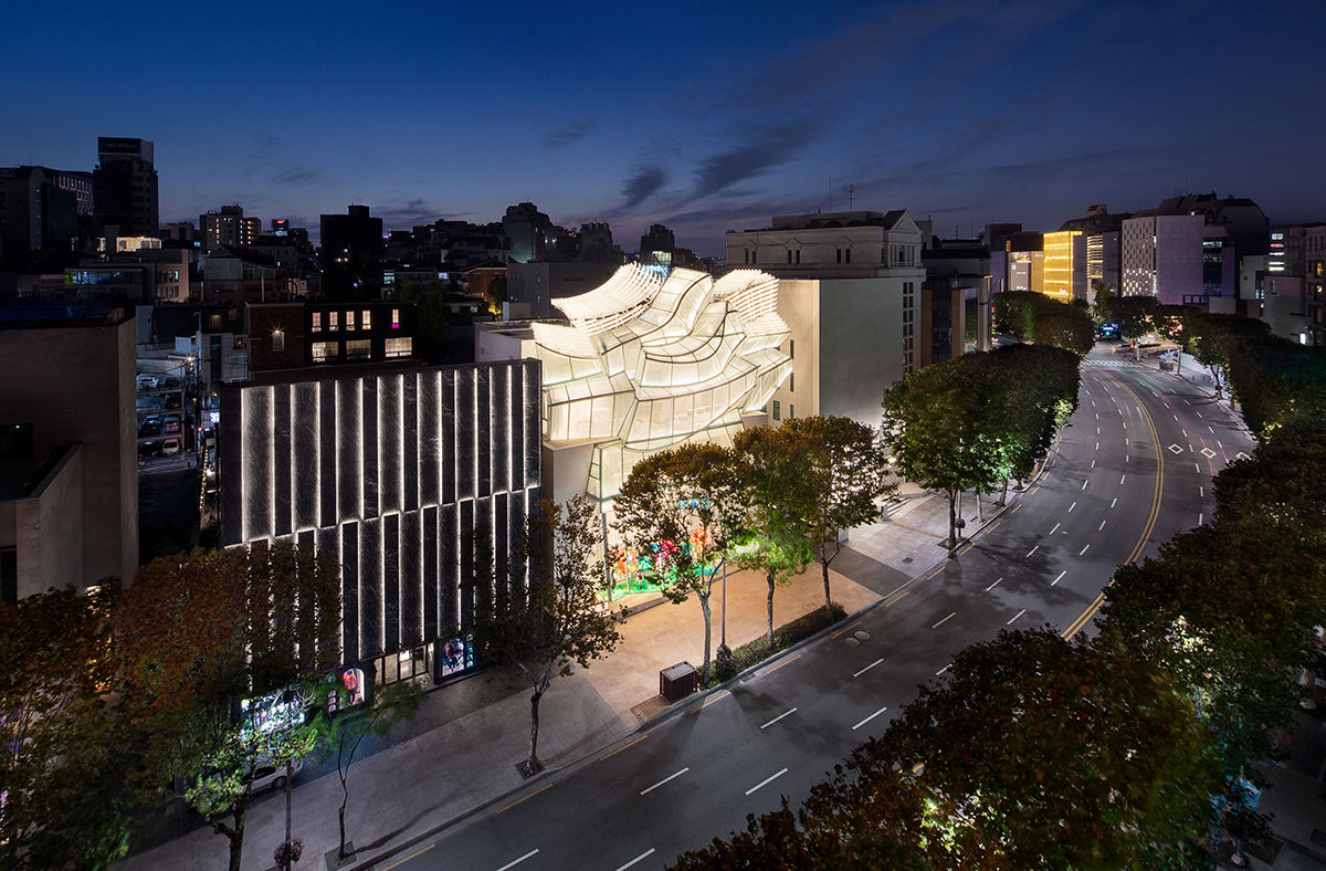 Louis Vuitton Opens its Flagship Boutique in Seoul in Collaboration with Frank Gehry and Peter Marino