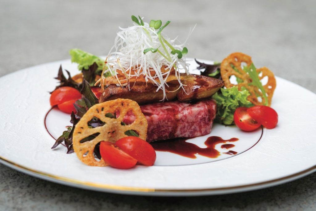Palais Renaissance festive offerings
