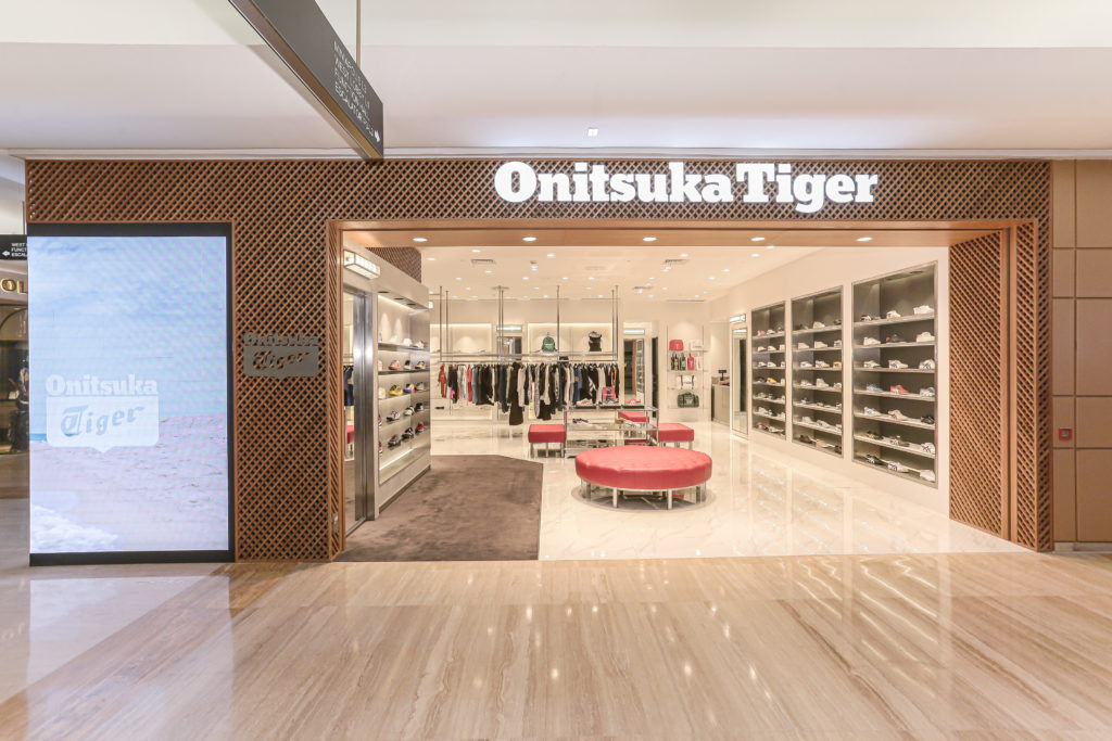 Onitsuka tiger store store in dubai mall