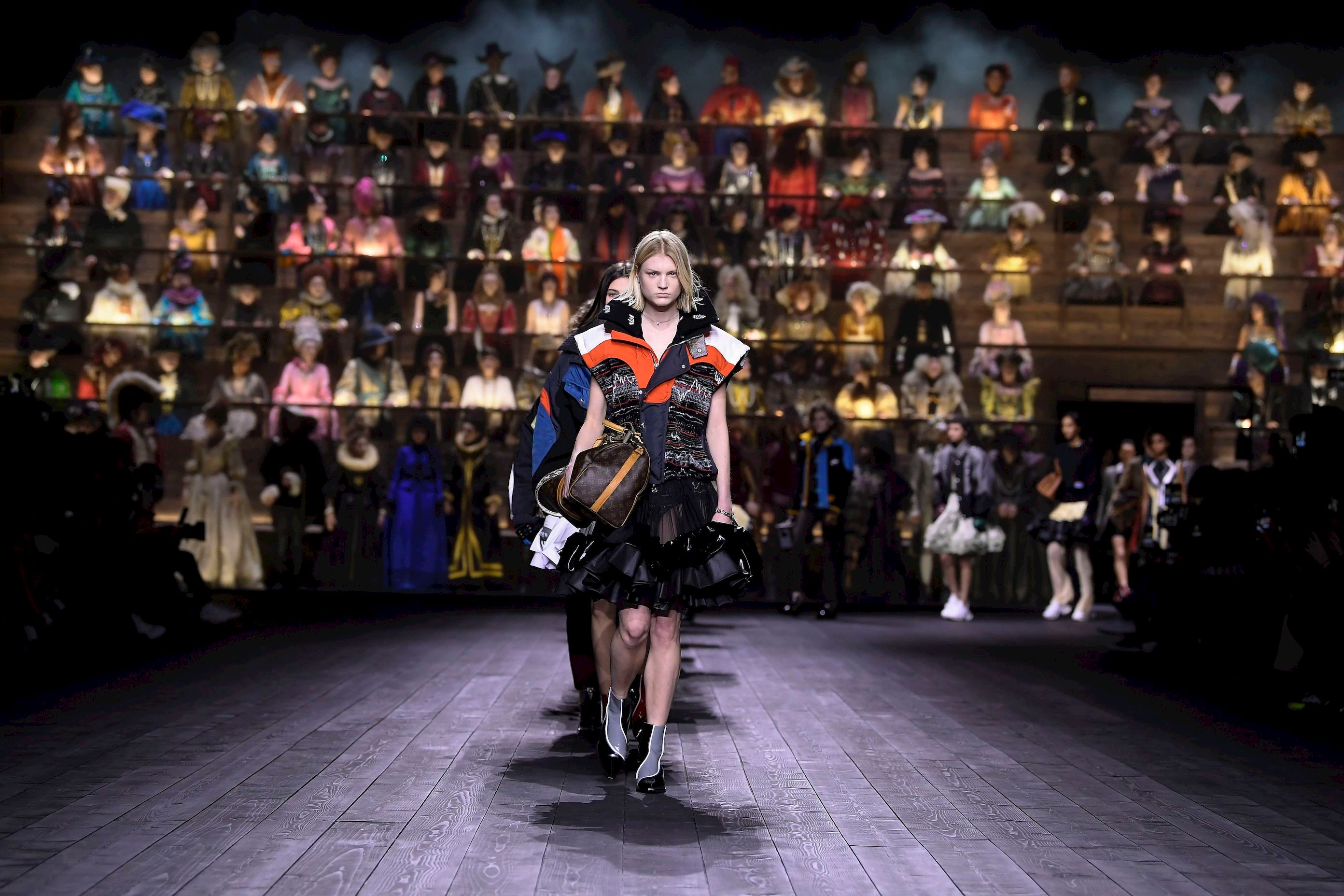 Louis Vuitton Takes Over The Lourve For Fall Winter '21