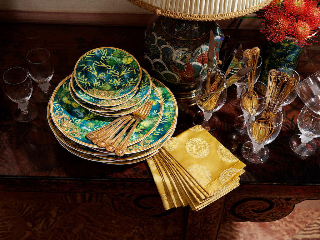Take a look at the Versace 2020 – Jungle Collection