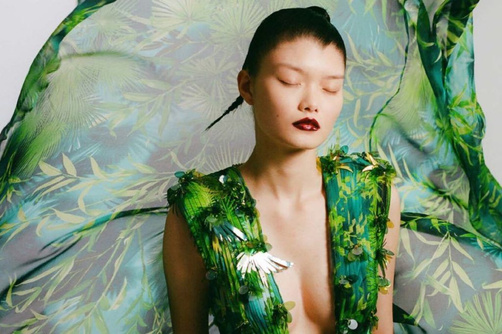 Photo Shoot: Psychedelic Florals and Earth Tones for Spring