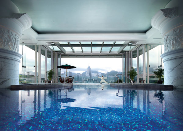 Hotel Review: The Peninsula Remains The Elegant Grande Dame of Hong Kong