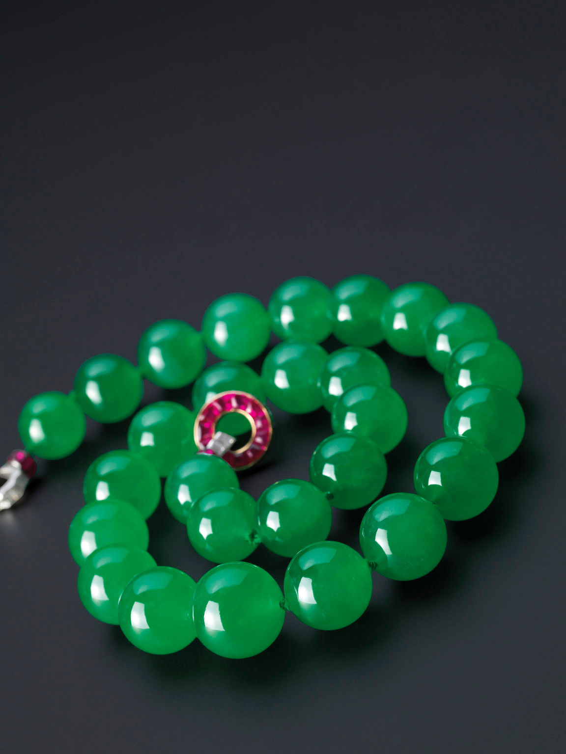 Wenhao Yu of Sotheby's on How to Grade Jade
