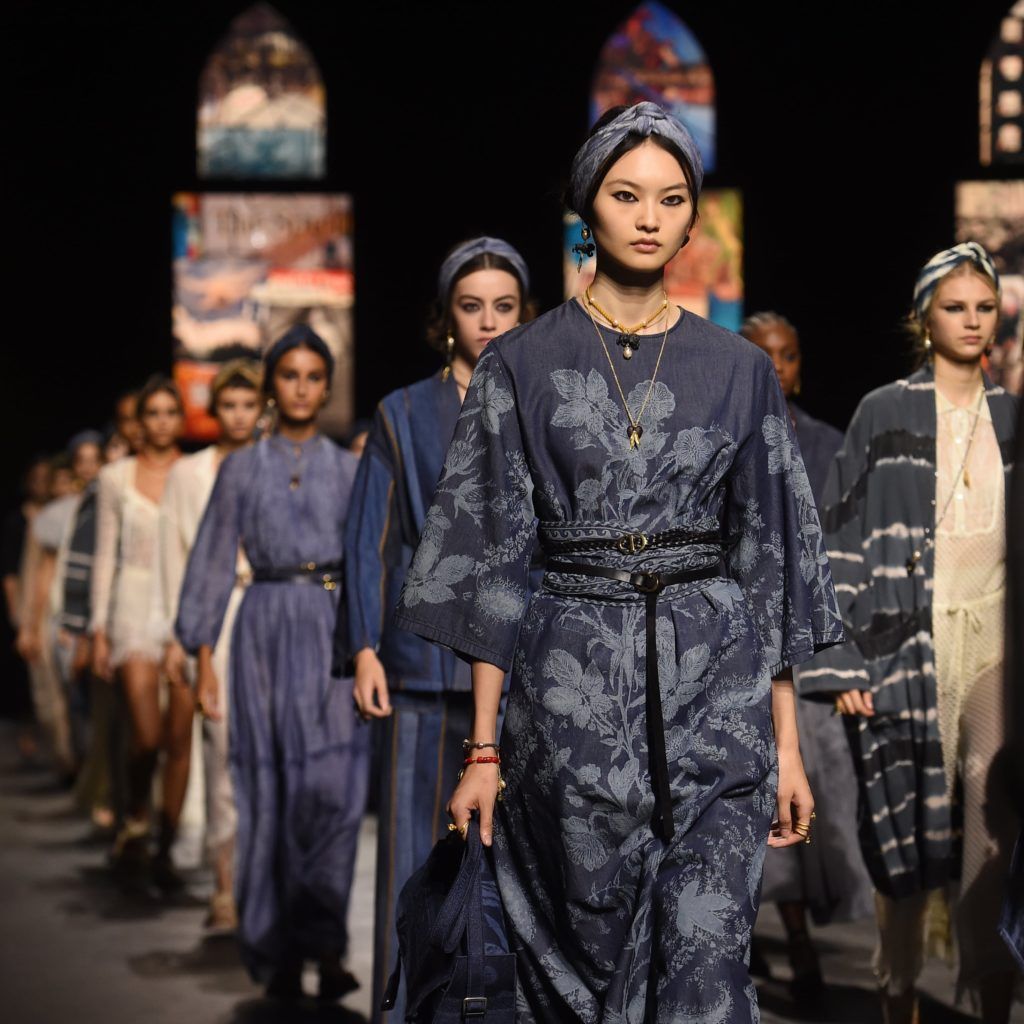 Dior Looks to Comfort and 1970s Bohemian Vibes at Paris Fashion Week
