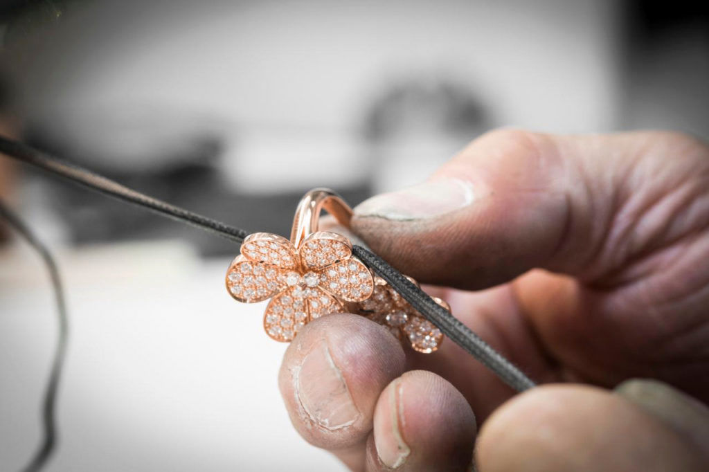 Frivole Diamond-Paved Craftsmanship