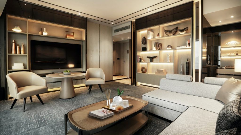 Hotel Review: Four Seasons Hong Kong Reawakening