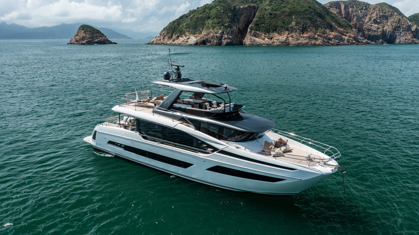 Prestige Yachts Stunning New X70 Flagship: Your Luxury Home at Sea
