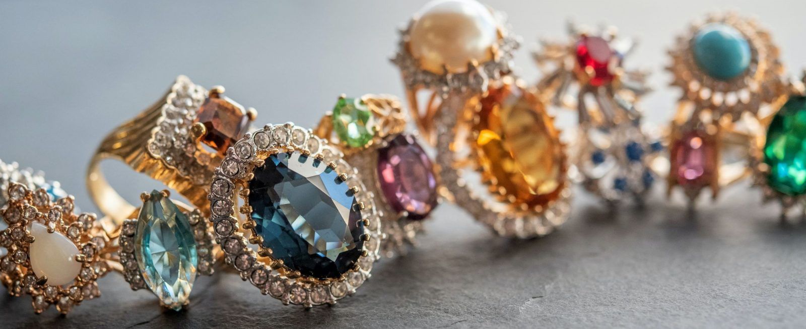 Dazzling jewellery to Buy According to Your Birthstone