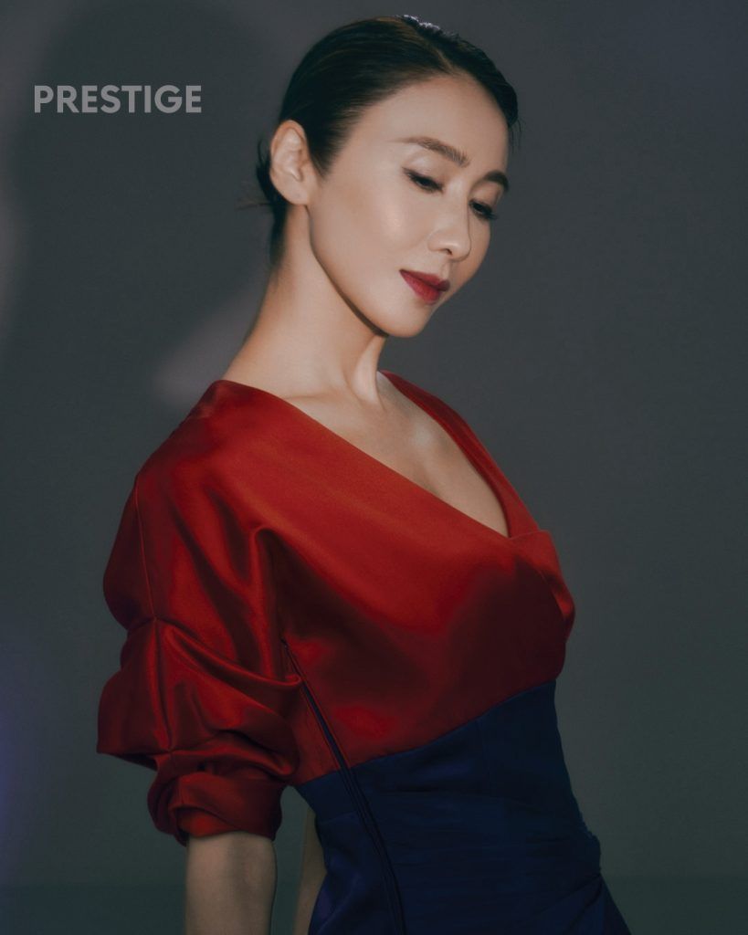 The Beauty Of Poise and Elegance In A Woman - The Prestige Magazine