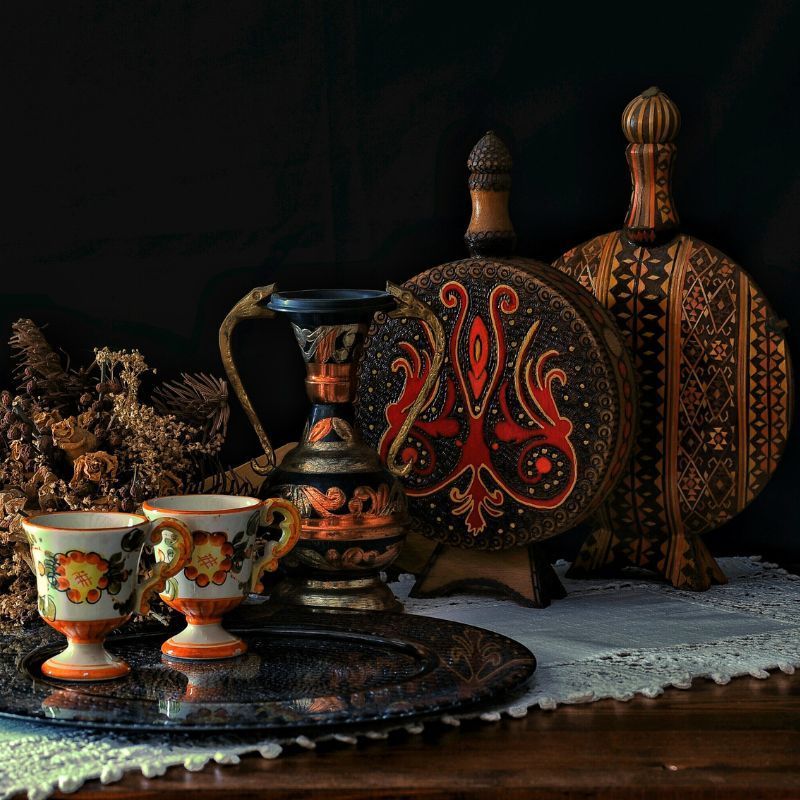 7 Tips for Building Your Antiques Collection, According to Experts