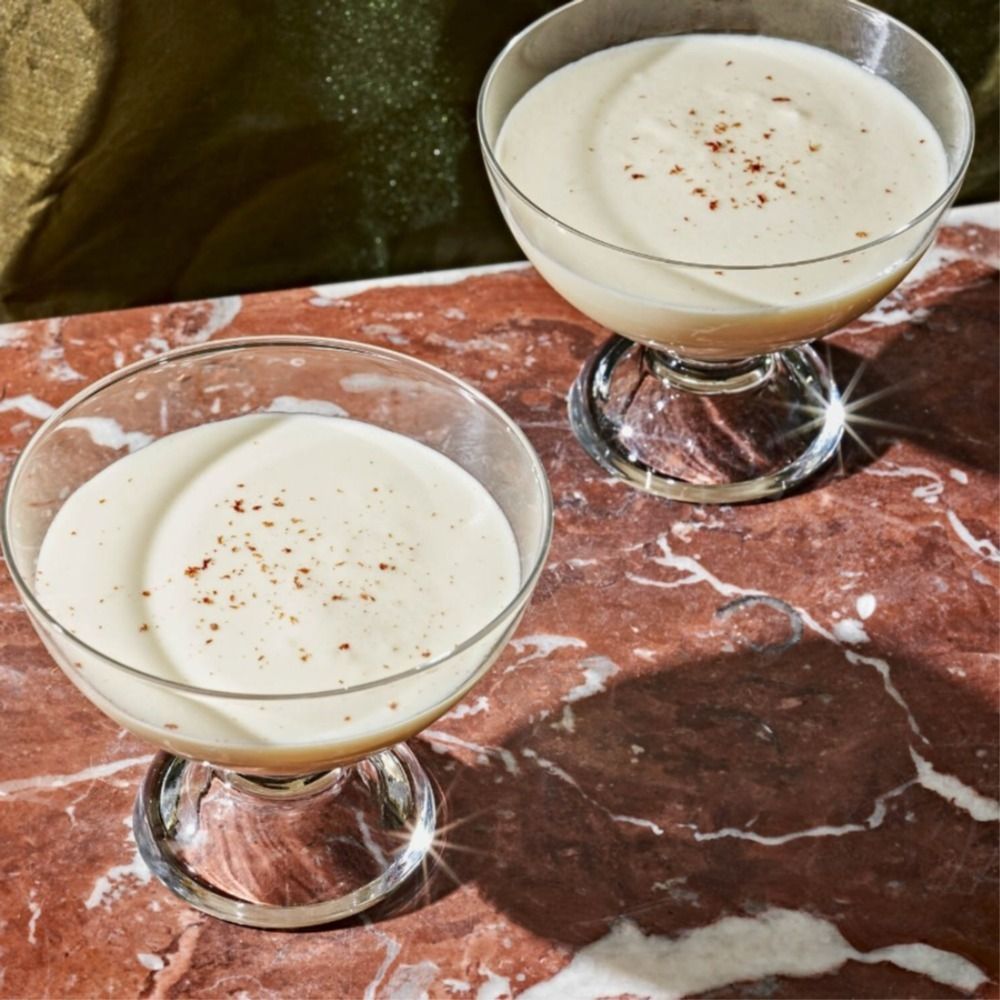 18 Festive Cocktails to Master for The Holidays, According to The pros