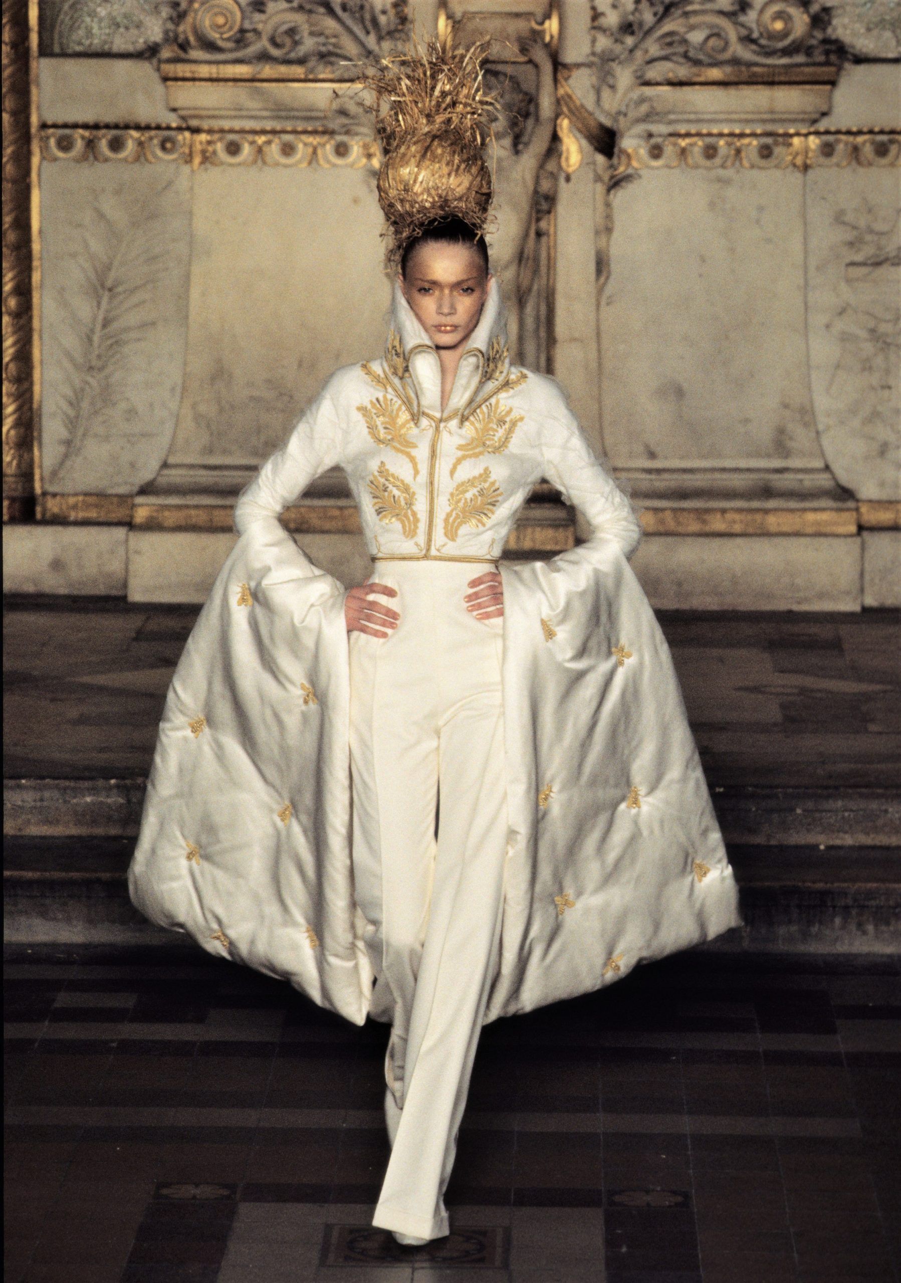 1997 - McQueen 4 Givenchy Couture Show  Fashion genius, Givenchy couture,  White fashion