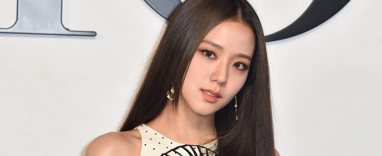 【PORTERNA】Jisoo Collar Short One Piece Grey Peterpan Wide Collar Dress | Jisoo - BlackPink