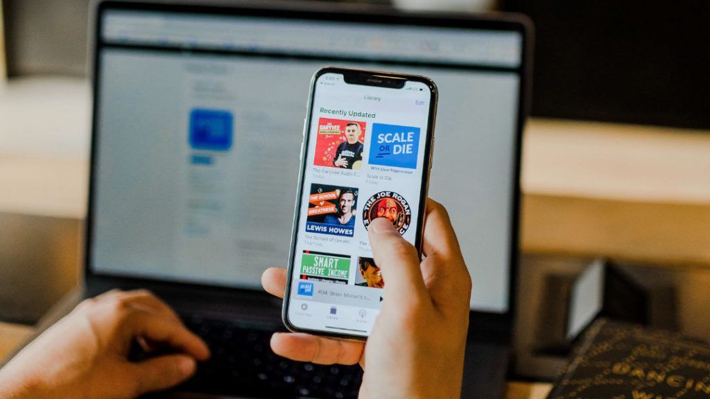 The 5 most popular podcasts of 2021, according to Spotify