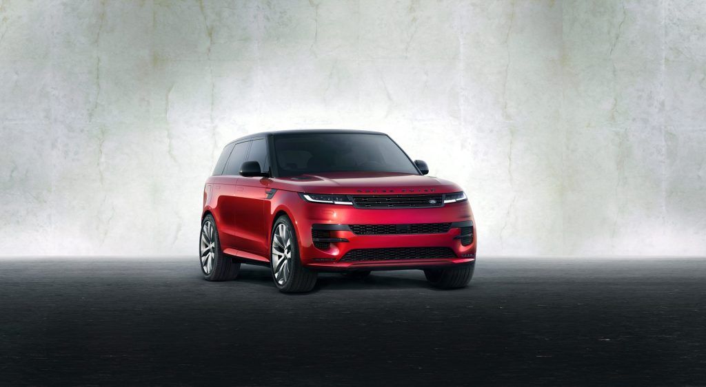 The 2023 Range Rover Sport Is an Off-Road Beast With Mannerisms of a Luxury Sedan