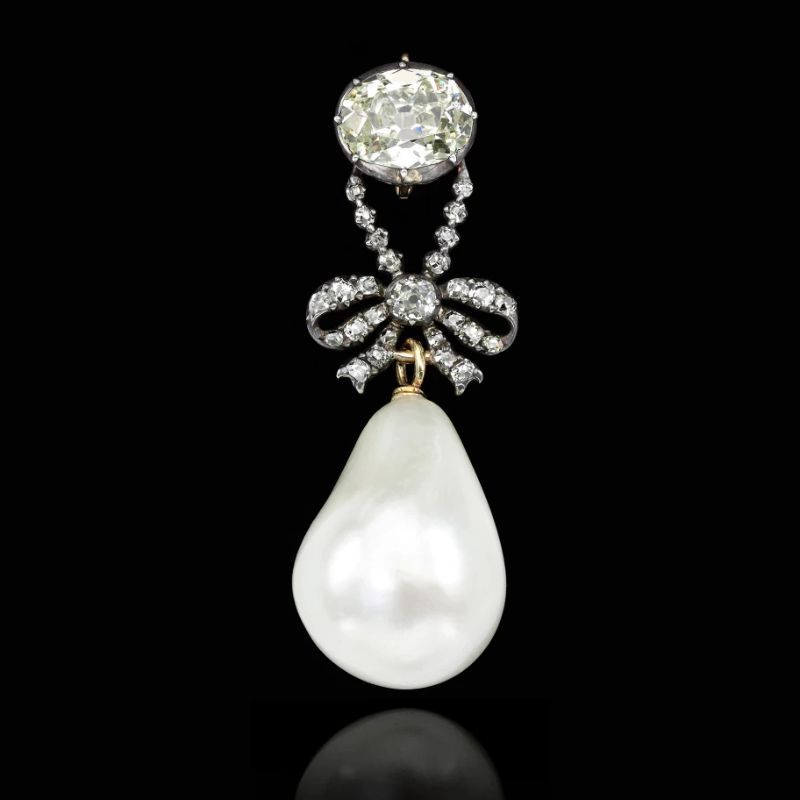 expensive pearl necklaces- Marie Antoinette pendant