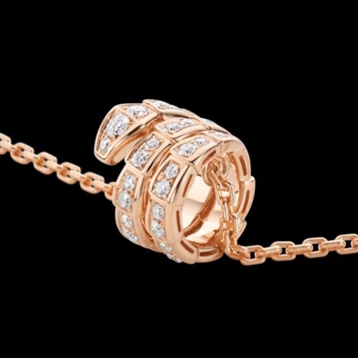 BVLGARI Serpenti Viper pendant necklace in 18 kt rose gold set with pavé diamonds