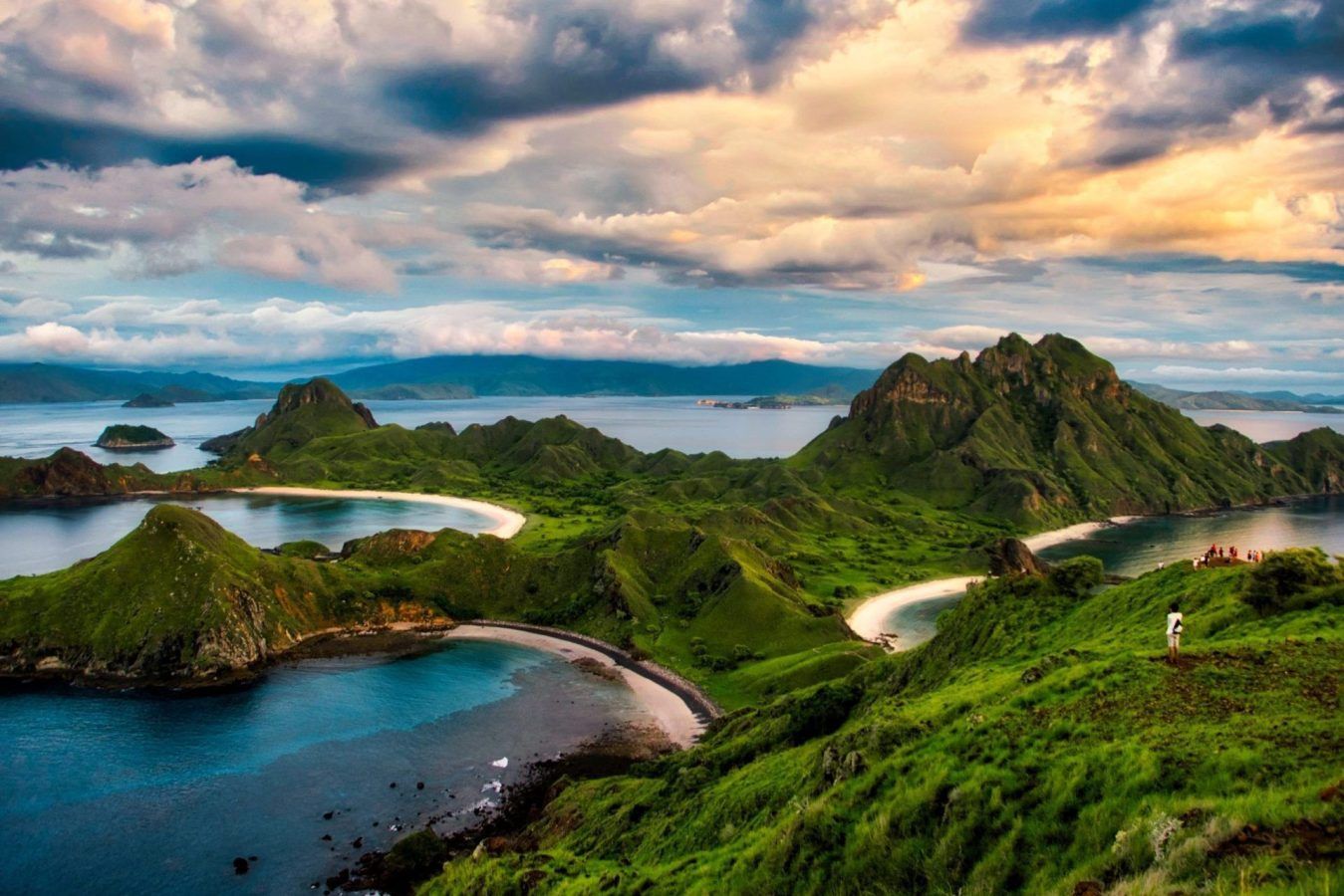 10 of the Most Picturesque Secret Beaches Best Reached by Yacht