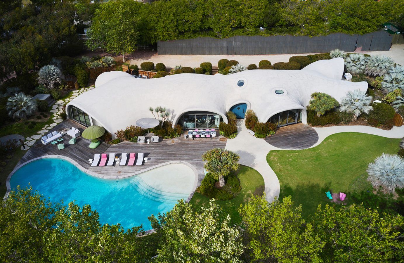 The Binishell: Robert Downey Jr’s Sustainable and Eco-Friendly Home