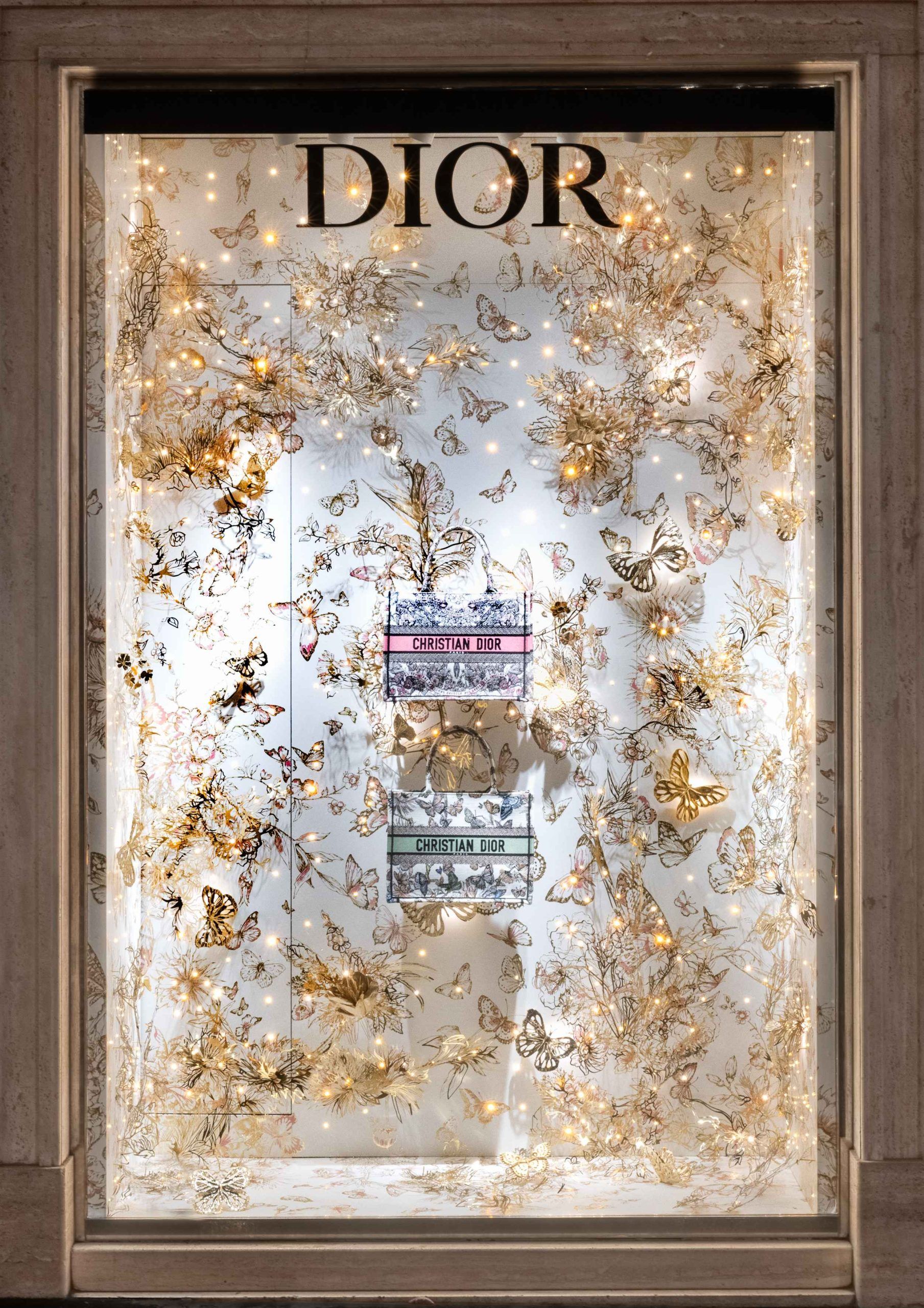 Dior s Christmas 2023 Decorations Light up 15 Spots Worldwide