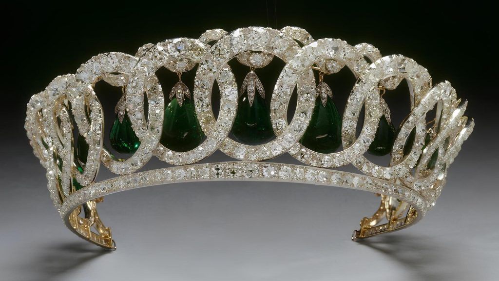 Grand duchess vladimir tiara with cambridge emerald pendants british royal tiara