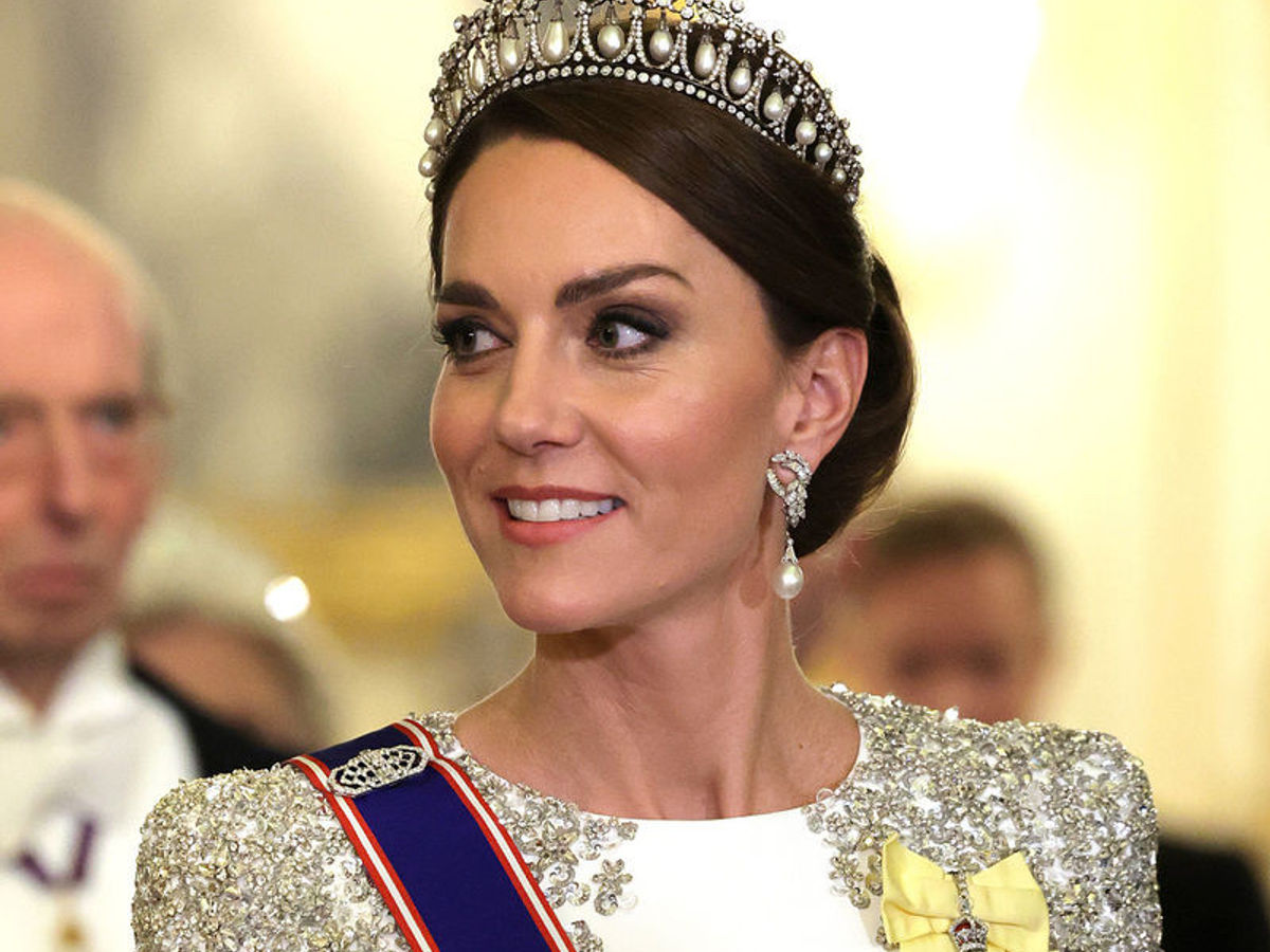 9 British Royal Tiaras With Extraordinary Histories