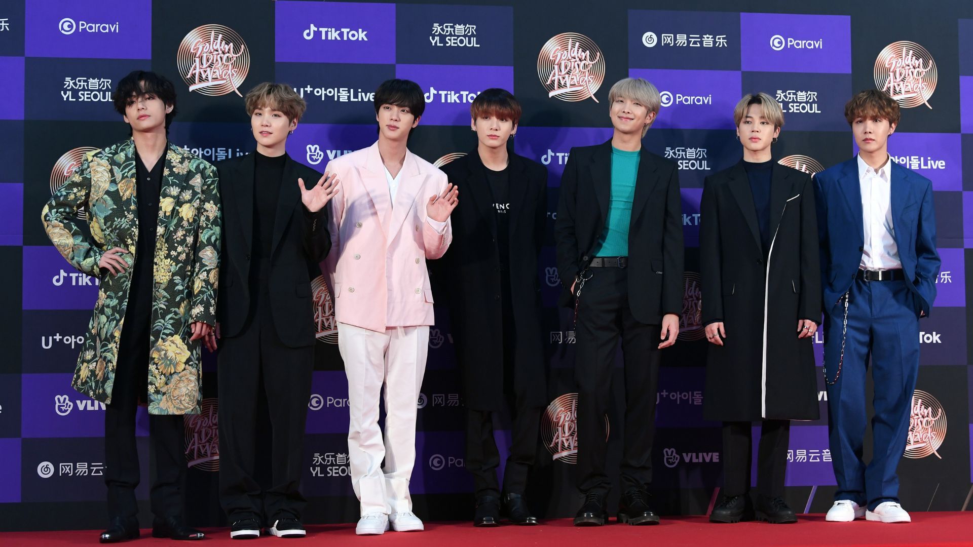 BTS matching outfits