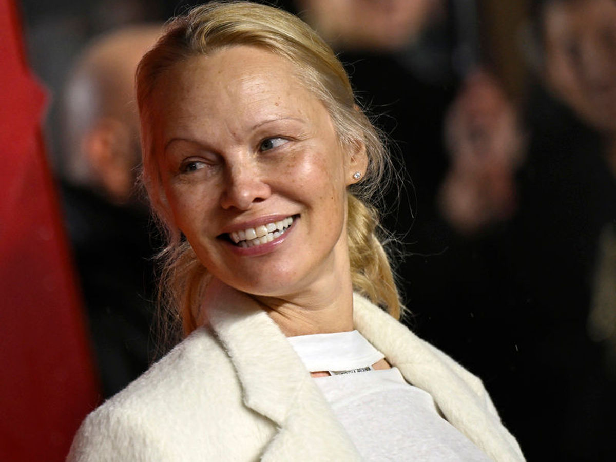 Pamela Anderson Acquires Sonsie: 'Baywatch' Star Officially Enters