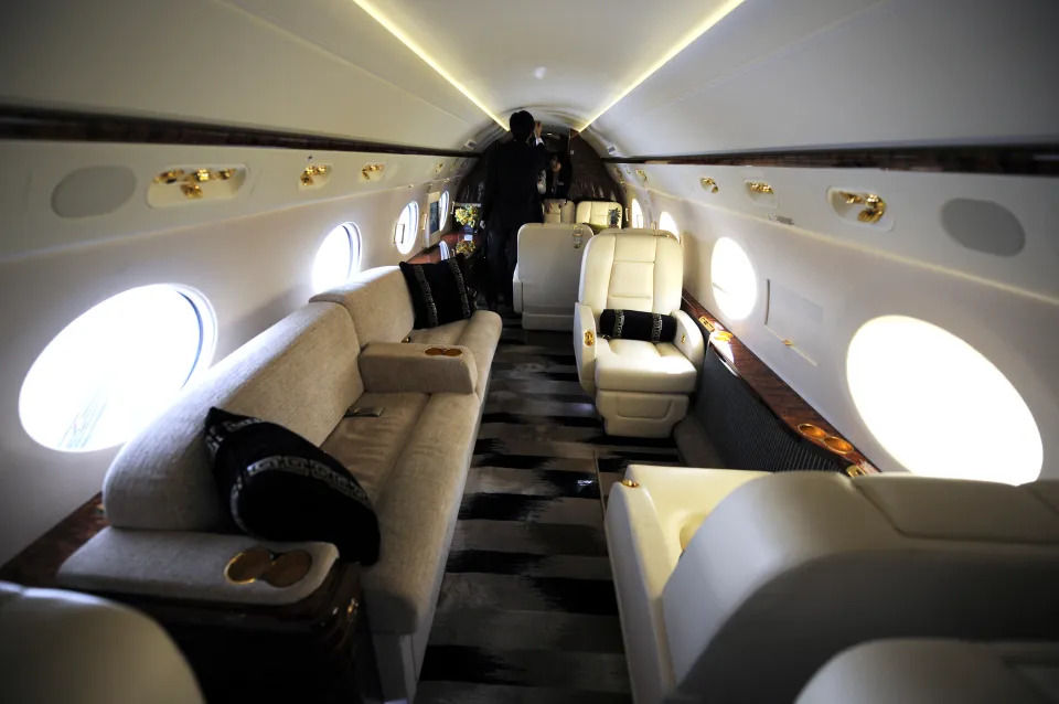 golfers with private jets