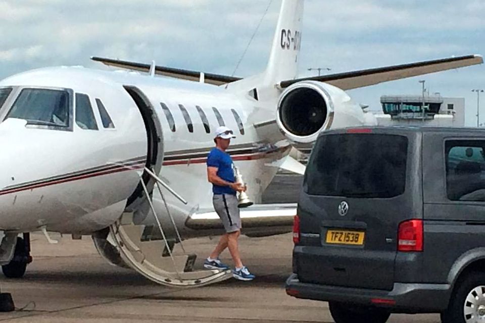 Golfers with private jets