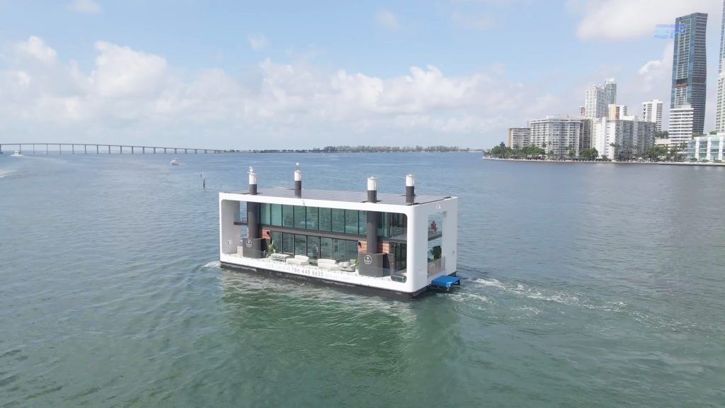 luxury houseboats floating homes
