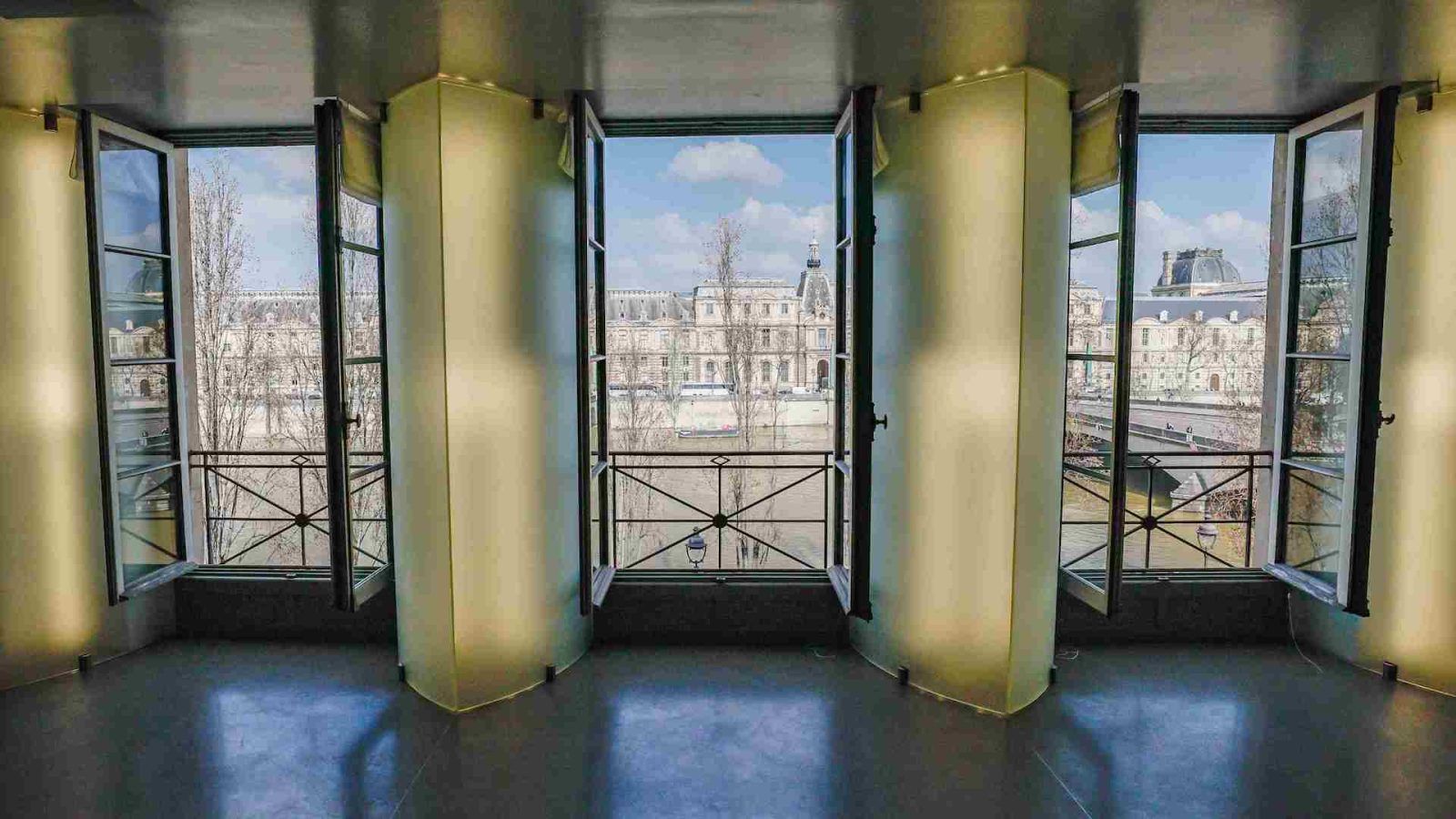 Karl Lagerfeld’s Paris Apartment Fetches Over $10M at Auction