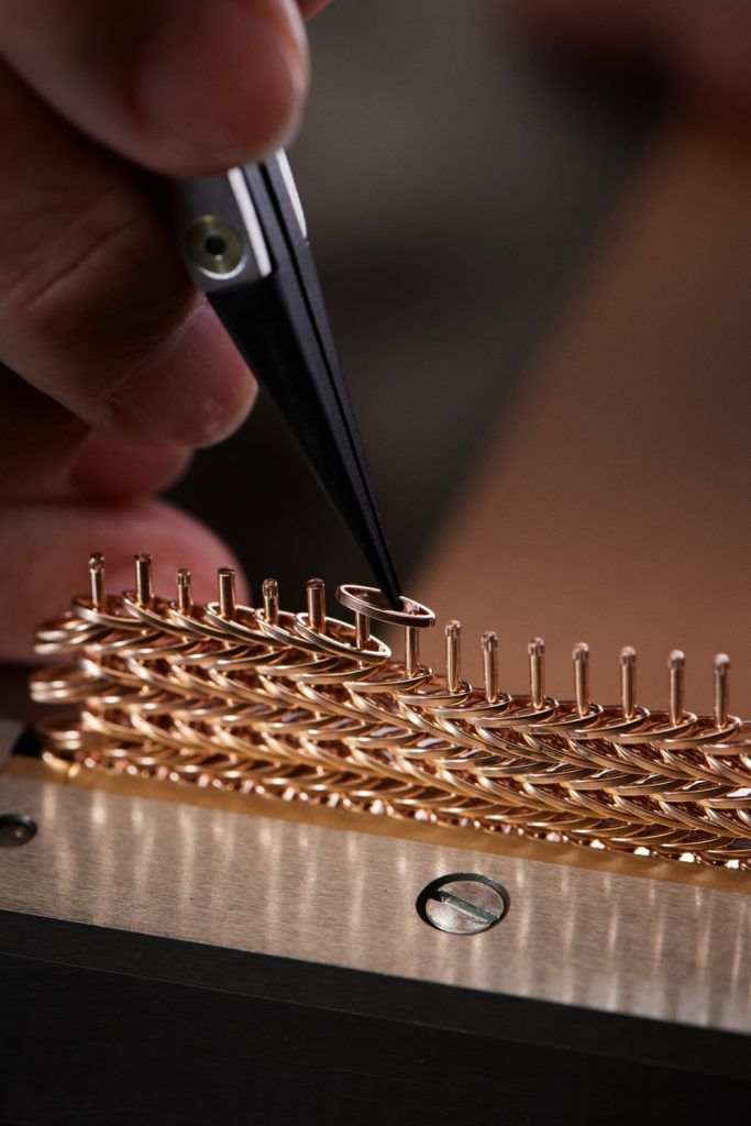 Chain bracelet on the new Golden Ellipse