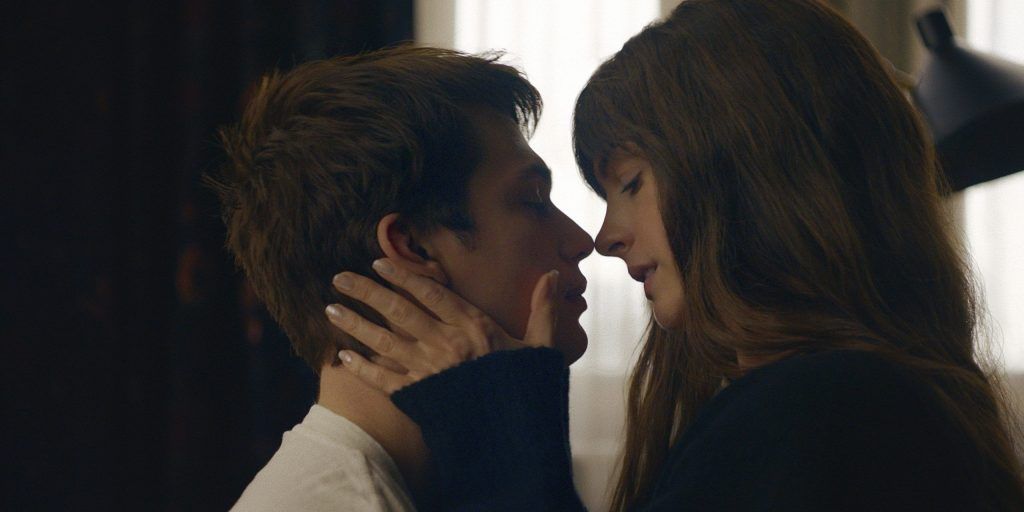 Review: ‘The Idea of You’ Has a Great Premise But Gets Muddled in Romantic Tropes