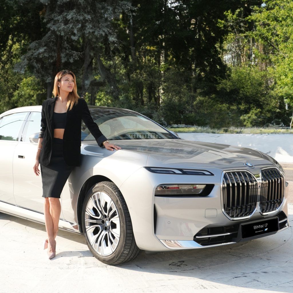 Gillian Howard Discovers Art in the City with BMW i7