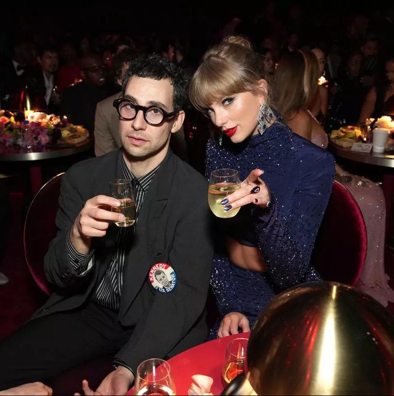 The 10 Best Celebrity Tippers and Those who are not so Generous